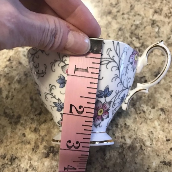 Royal Albert Kendal Teacup & Saucer - Picture 7 of 8